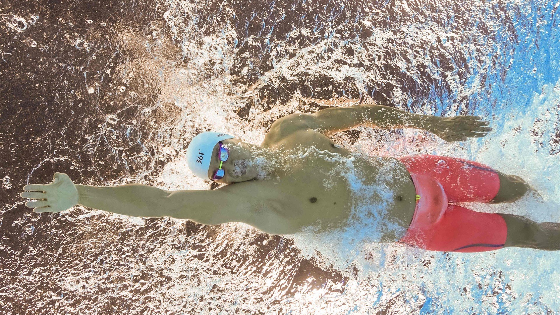 德国骑手弗洛尔·德·温内在2024年欧洲三项赛锦标赛中获得个人铜牌，表现出色。